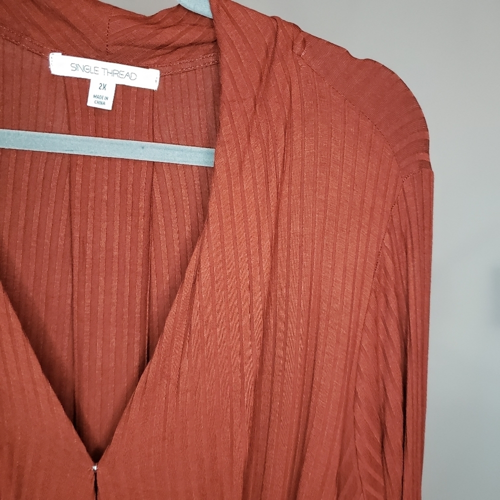 NWT Single Thread Ribbed‎ Wrap-front Top In Fried Brick Size 2X - Picture 8 of 12